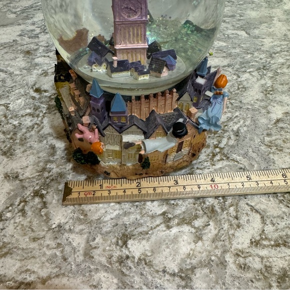 Disney Hallmark Peter Pan Music & Motion Water Globe 50 Years of Adventure - Picture 8 of 8